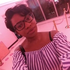 Meet your Posher, Renee